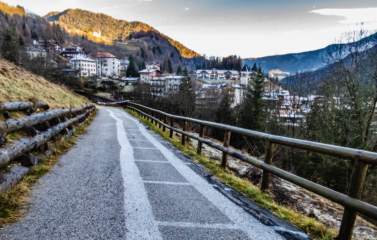 خالکوبی خورشید انقلاب